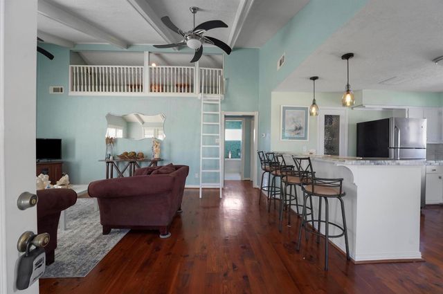 12 S Sandpiper Street, La Marque, TX 77568