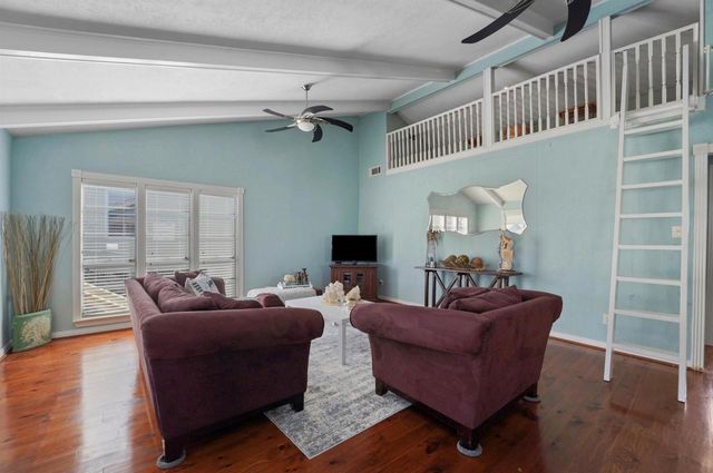 12 S Sandpiper Street, La Marque, TX 77568