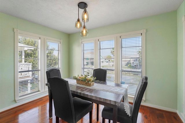 12 S Sandpiper Street, La Marque, TX 77568