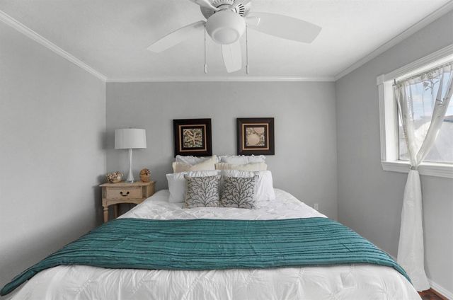 12 S Sandpiper Street, La Marque, TX 77568