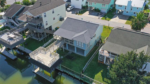 12 S Sandpiper Street, La Marque, TX 77568