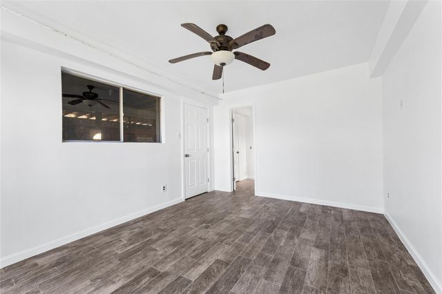 12 S Sandpiper Street, La Marque, TX 77568