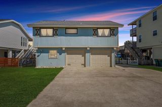 12 S Sandpiper Street, La Marque, TX 77568