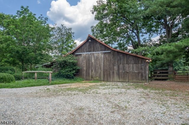 17 Hollow Brook Rd, Tewksbury Twp., NJ 07830