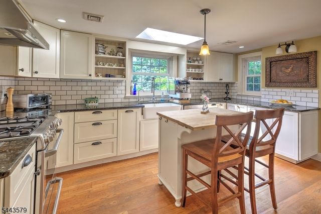 17 Hollow Brook Rd, Tewksbury Twp., NJ 07830