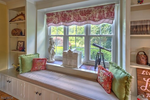 17 Hollow Brook Rd, Tewksbury Twp., NJ 07830