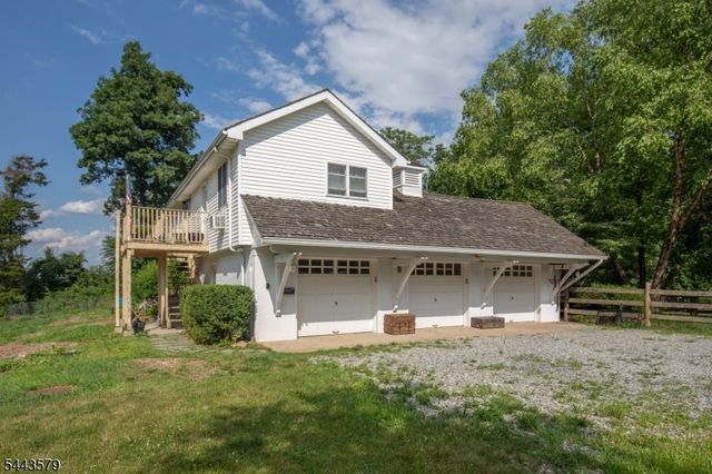 17 Hollow Brook Rd, Tewksbury Twp., NJ 07830