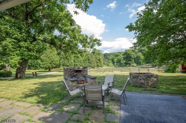 17 Hollow Brook Rd, Tewksbury Twp., NJ 07830