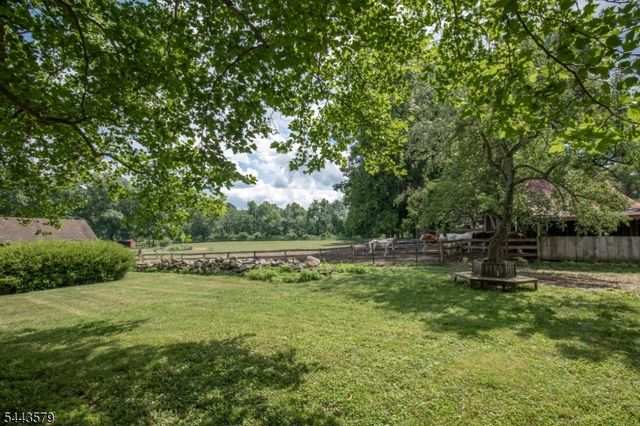 17 Hollow Brook Rd, Tewksbury Twp., NJ 07830