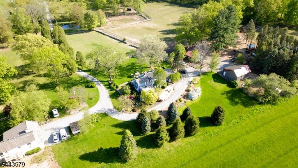 17 Hollow Brook Rd, Tewksbury Twp., NJ 07830