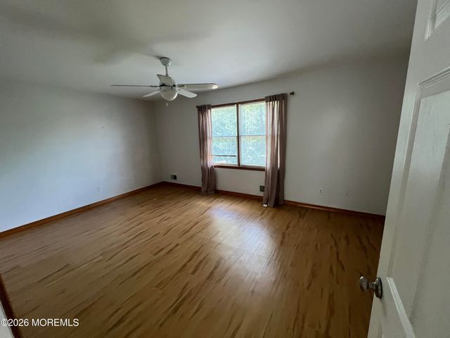 3 Kellys Lane, Eatontown, NJ 07724