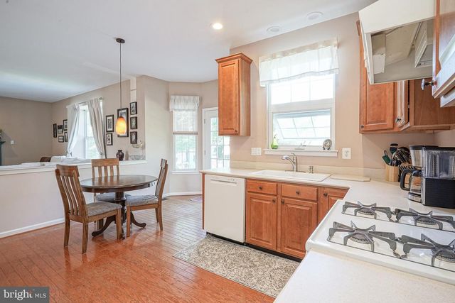 7 LAMBOURN, Sewell, NJ 08080