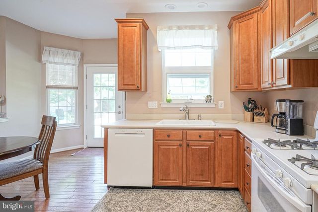 7 LAMBOURN, Sewell, NJ 08080