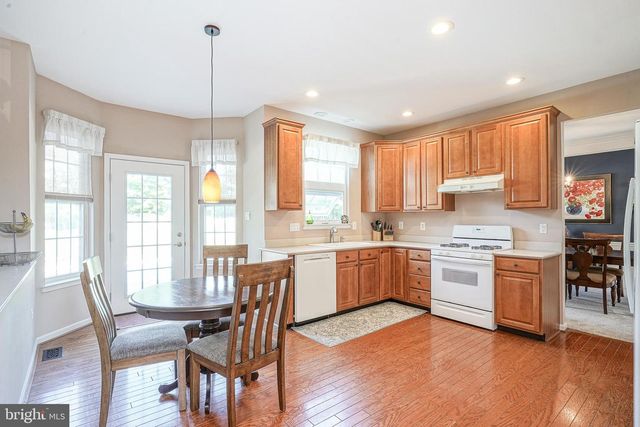 7 LAMBOURN, Sewell, NJ 08080