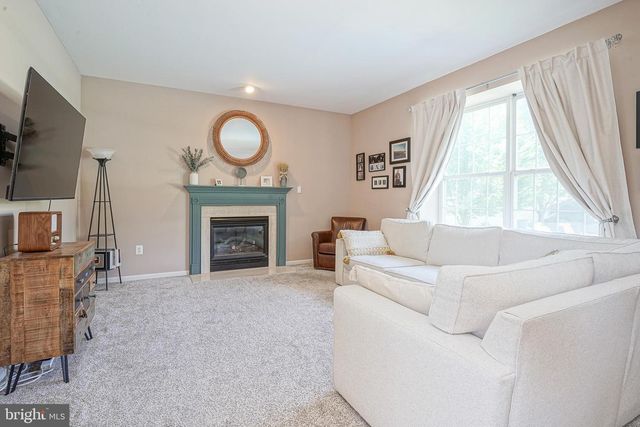 7 LAMBOURN, Sewell, NJ 08080