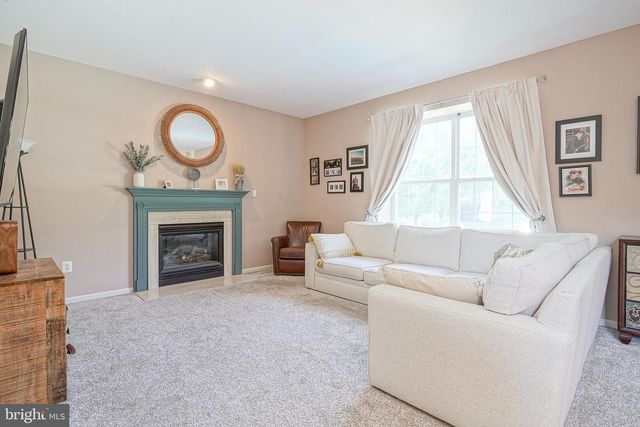 7 LAMBOURN, Sewell, NJ 08080
