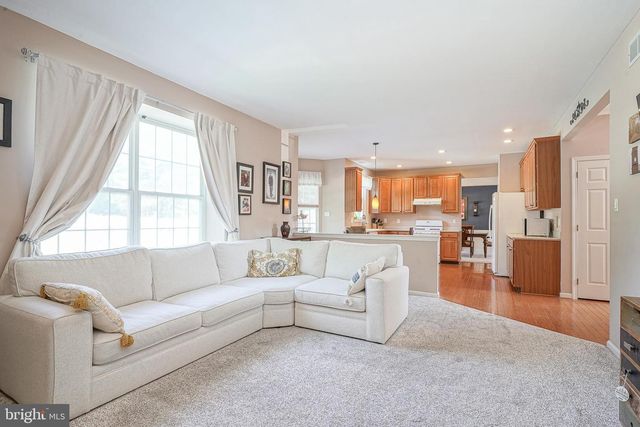 7 LAMBOURN, Sewell, NJ 08080