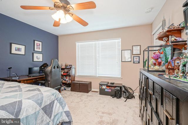 7 LAMBOURN, Sewell, NJ 08080