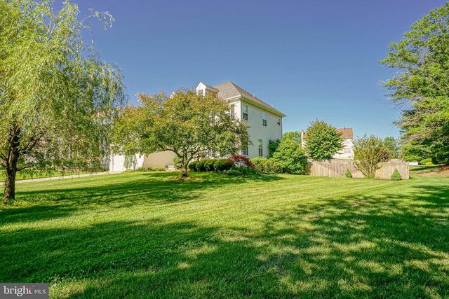 7 LAMBOURN, Sewell, NJ 08080