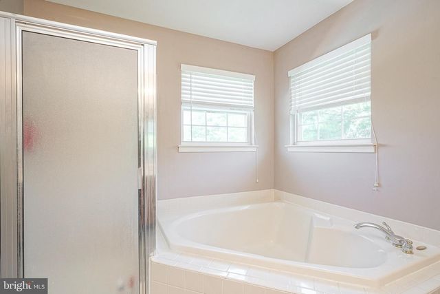 7 LAMBOURN, Sewell, NJ 08080