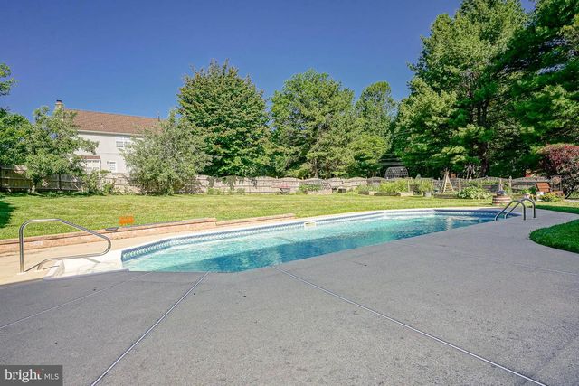 7 LAMBOURN, Sewell, NJ 08080