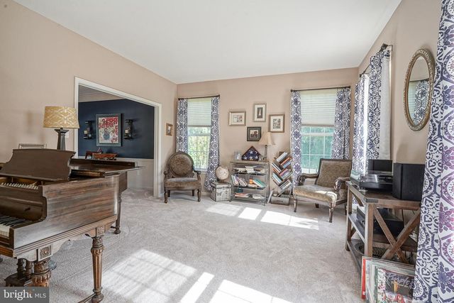 7 LAMBOURN, Sewell, NJ 08080