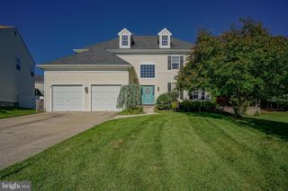 7 LAMBOURN, Sewell, NJ 08080