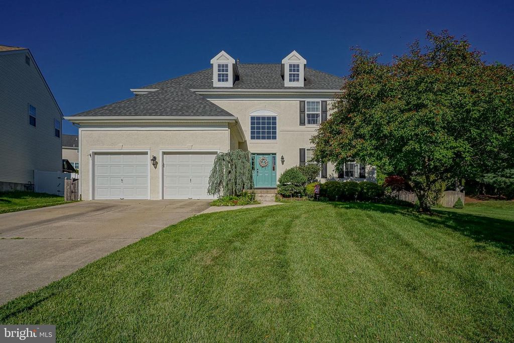 7 LAMBOURN, Sewell, NJ 08080