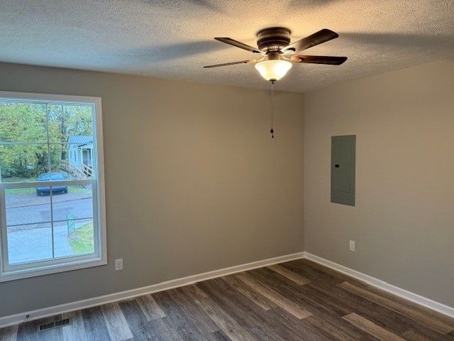 421 W Waggoner St, Tullahoma, TN 37388