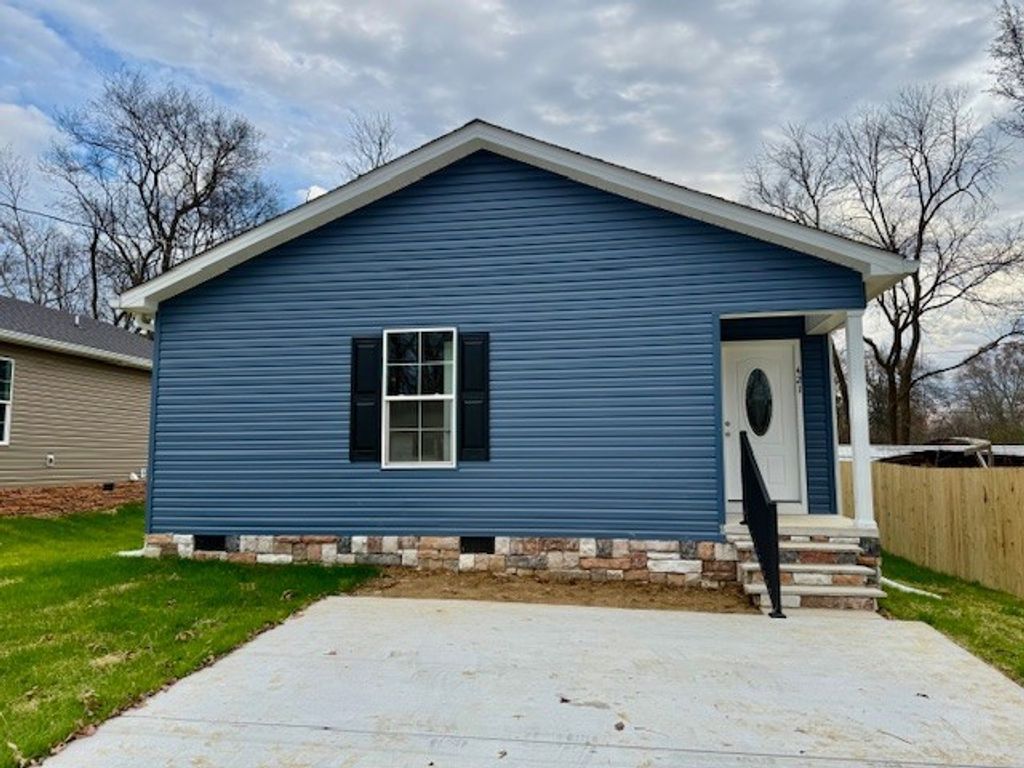 421 W Waggoner St, Tullahoma, TN 37388