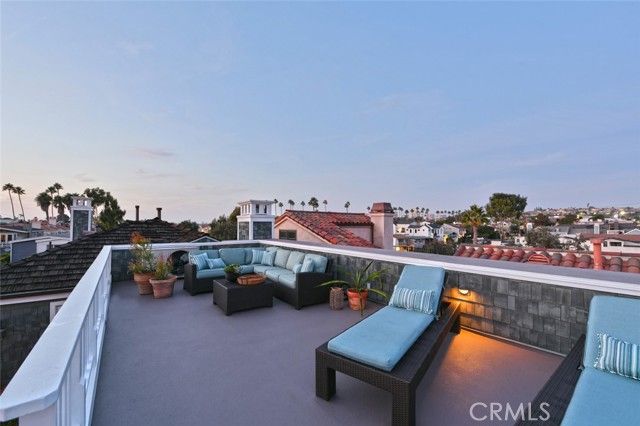 320 Heliotrope Avenue, Corona Del Mar (newport Beach), CA 92625