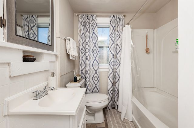 4650 Hubbell Avenue, Des Moines, IA 50317