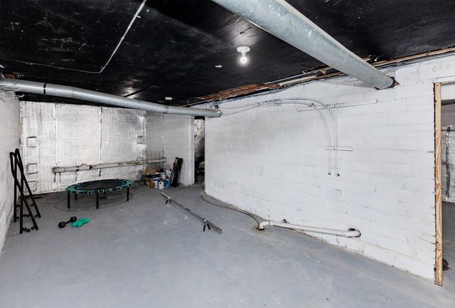 4650 Hubbell Avenue, Des Moines, IA 50317