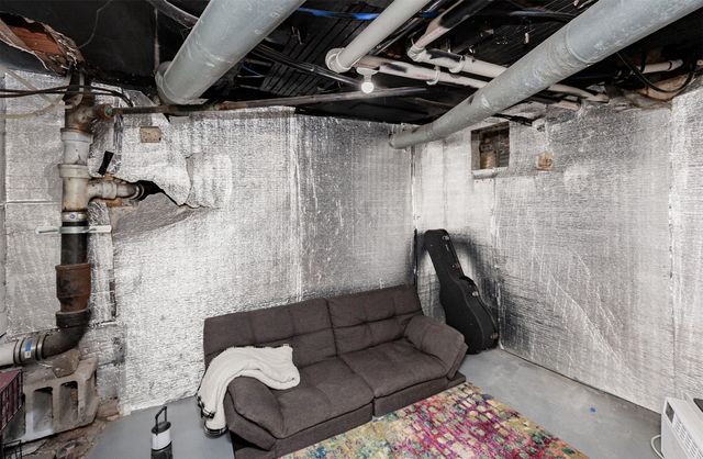 4650 Hubbell Avenue, Des Moines, IA 50317