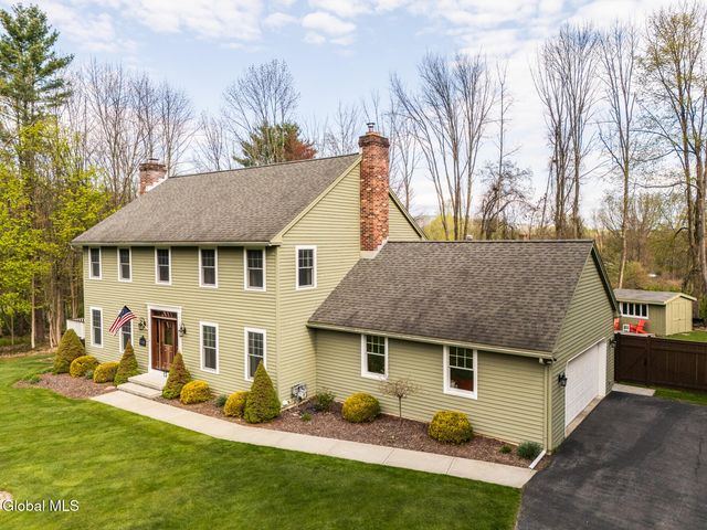 15 Cobblestone Drive, Queensbury, NY 12804
