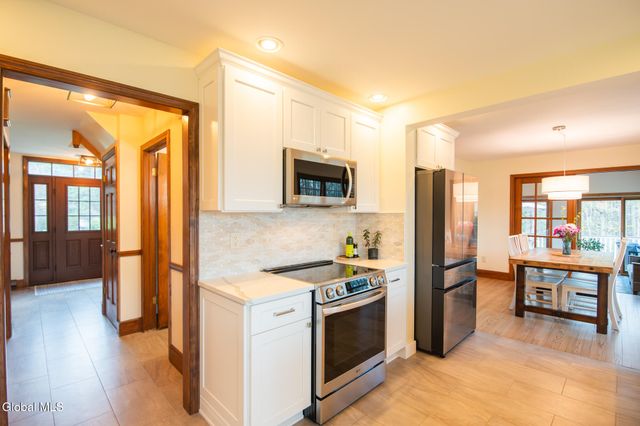 15 Cobblestone Drive, Queensbury, NY 12804