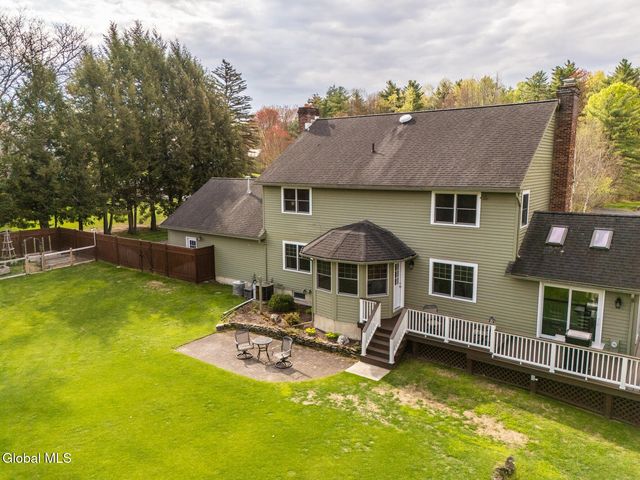 15 Cobblestone Drive, Queensbury, NY 12804