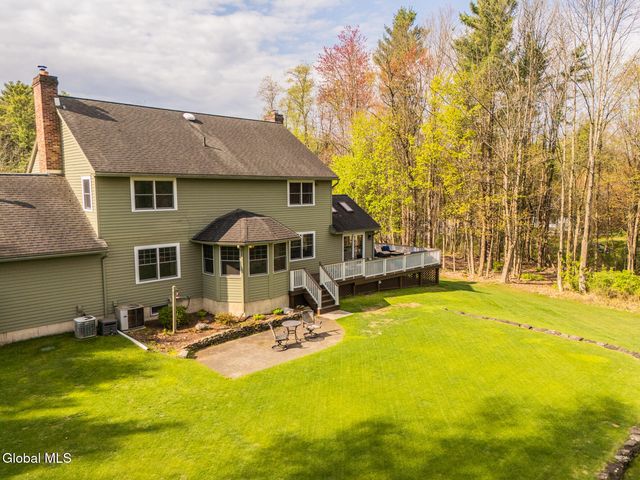 15 Cobblestone Drive, Queensbury, NY 12804