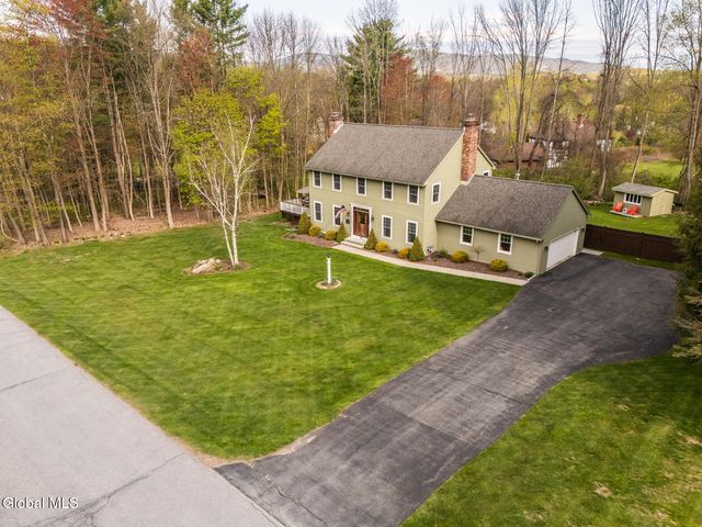 15 Cobblestone Drive, Queensbury, NY 12804