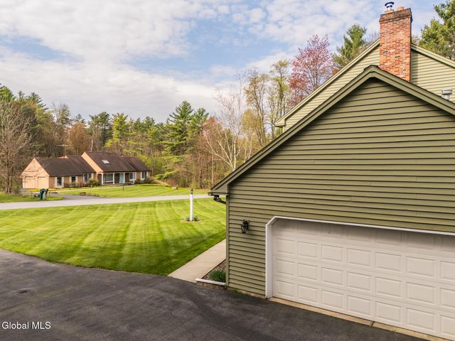 15 Cobblestone Drive, Queensbury, NY 12804
