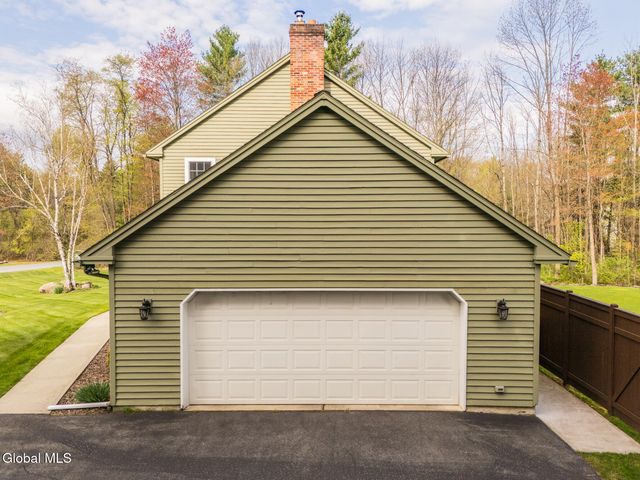 15 Cobblestone Drive, Queensbury, NY 12804