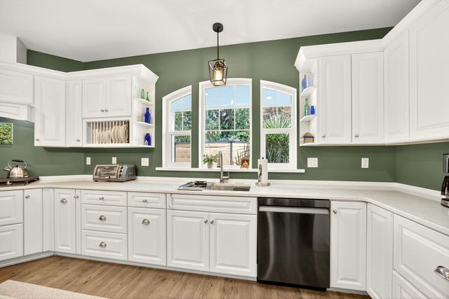 700 Hueners Lane, Jacksonville, OR 97530