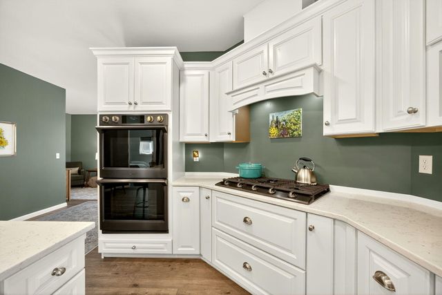 700 Hueners Lane, Jacksonville, OR 97530