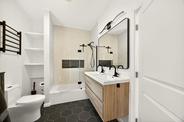 700 Hueners Lane, Jacksonville, OR 97530