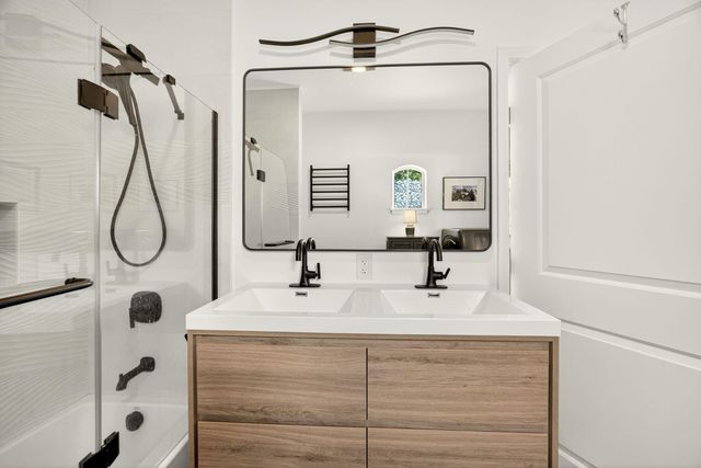 700 Hueners Lane, Jacksonville, OR 97530