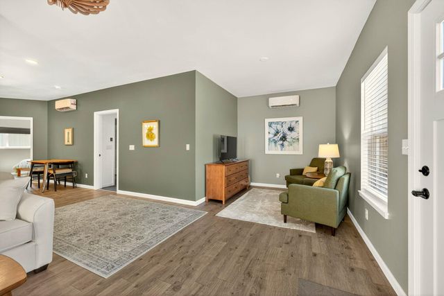 700 Hueners Lane, Jacksonville, OR 97530