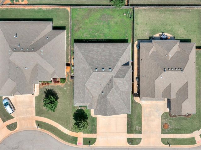18816 Trailview Way, Edmond, OK 73012