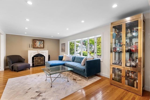 44 Windemere Road, Wellesley, MA 02482