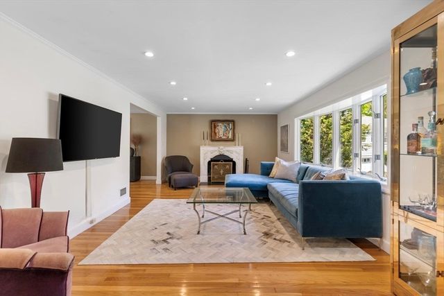 44 Windemere Road, Wellesley, MA 02482