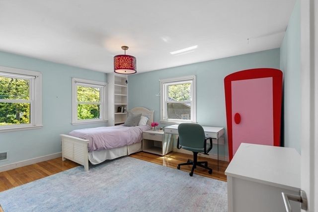 44 Windemere Road, Wellesley, MA 02482